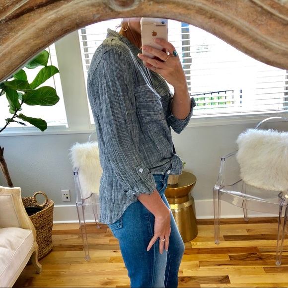 🏷SALE Black & White Pinstriped Top - Picture 3 of 7